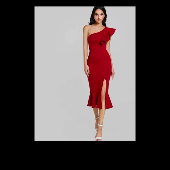 RED DRESS - Picture 2 of 6